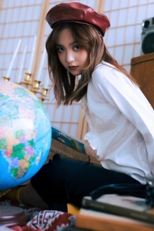女生穿校服上厕所
